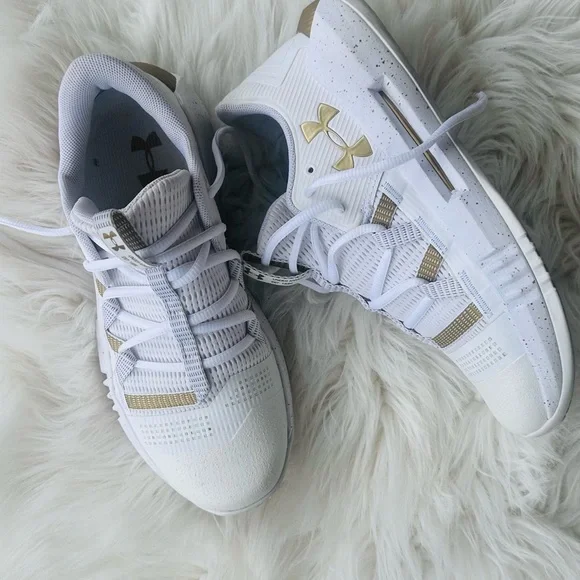 Under Armour Women’s Block City White and Gold Athletic Shoes size 8.5 - Picture 2 of 8